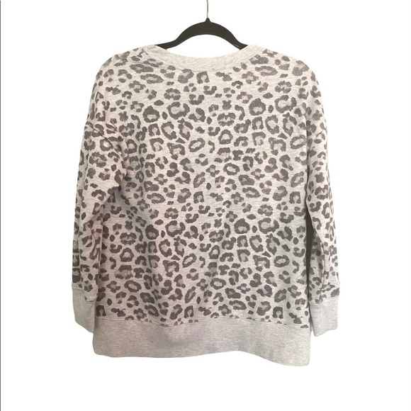 GreenTea Small Gray Leopard Animal Print Split Hem Pullover Casual Sweater - Picture 2 of 9